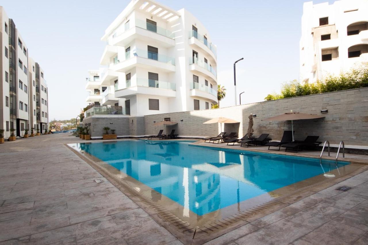 A Louer Bay Apartment